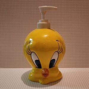 Vintage Warner Bros Tweety Bird Yellow Soap Dispenser